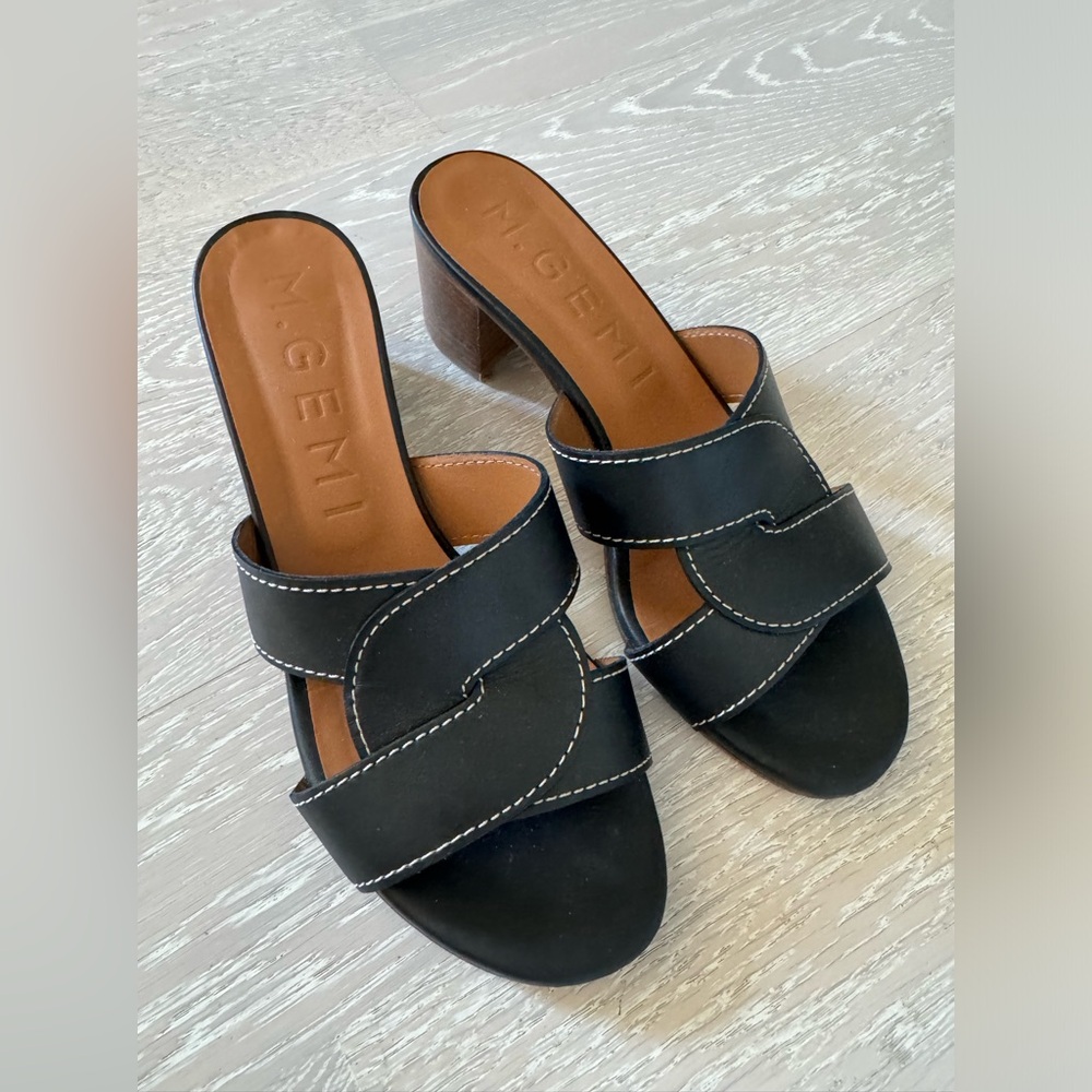 M.Gemi black sandals with block heels